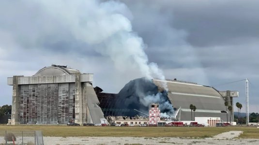 Tustin Hanger Fire.jpg